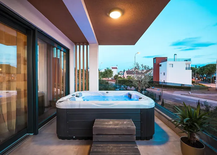 Luma Luxury With Jacuzzi Zadar