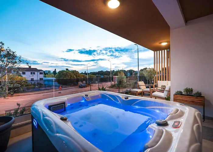 Luma Luxury With Jacuzzi *