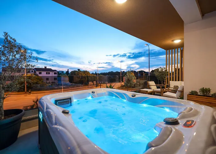 Luma Luxury With Jacuzzi