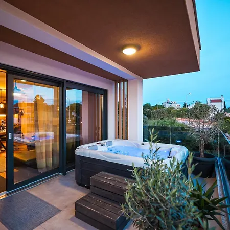 公寓 Luma Luxury With Jacuzzi