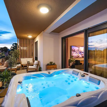 Luma Luxury With Jacuzzi 公寓 扎达尔