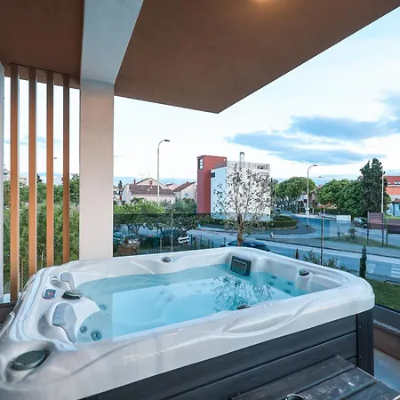 Luma Luxury With Jacuzzi Apartman *