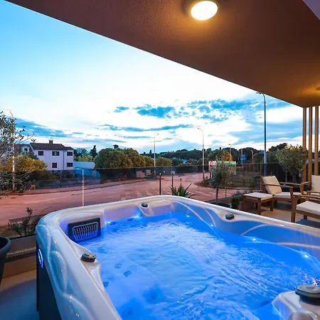 公寓 Luma Luxury With Jacuzzi