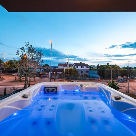 公寓 Luma Luxury With Jacuzzi *