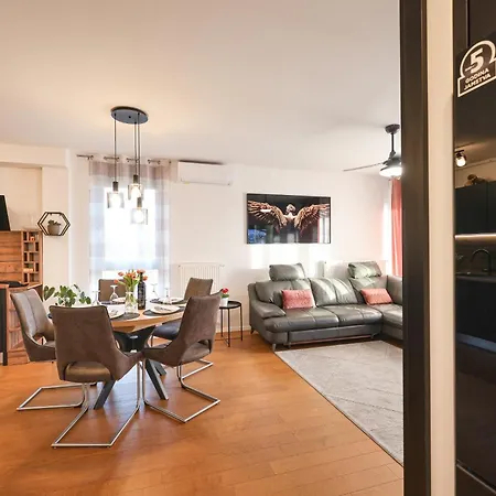 Luma Luxury With Jacuzzi Apartment *