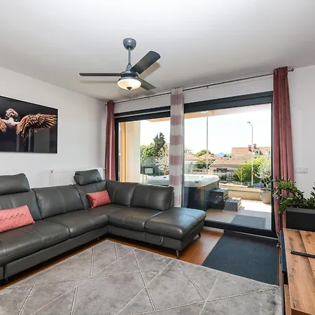 Luma Luxury With Jacuzzi Appartement