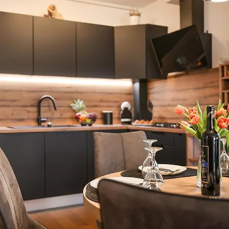 Luma Luxury With Jacuzzi Apartment