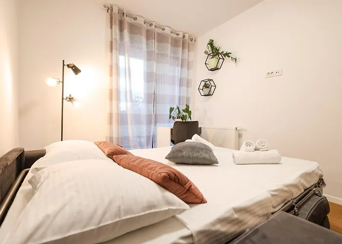 Luma Luxury With Jacuzzi Apartman