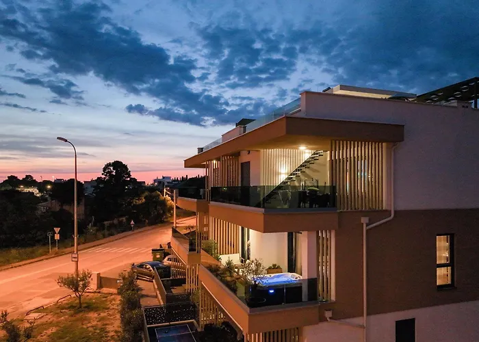 Luma Luxury With Jacuzzi Appartamento