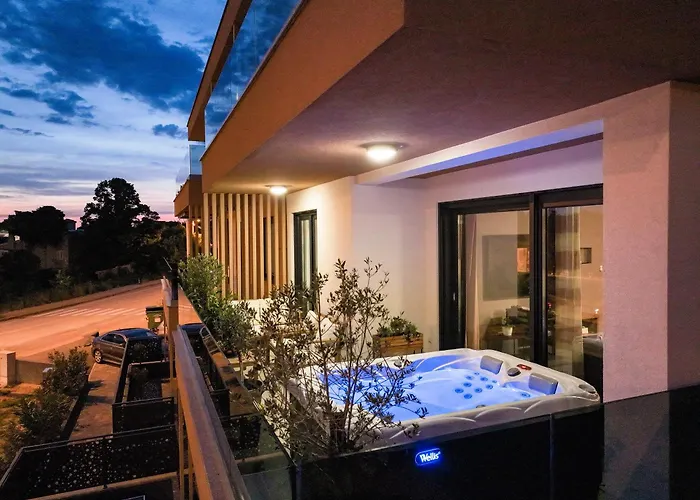 Luma Luxury With Jacuzzi Zadar